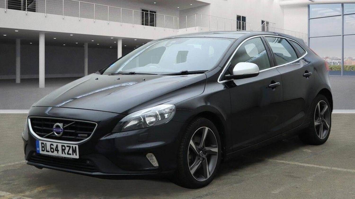 Used Volvo V40 2015 for sale - 76904695: Photo 2