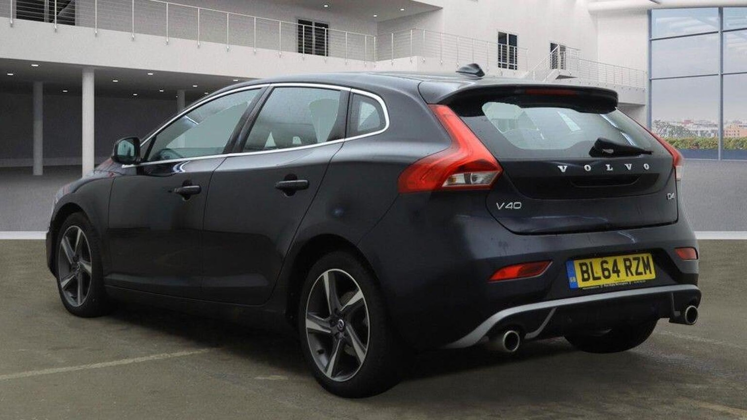 Used Volvo V40 2015 for sale - 76904695: Photo 4