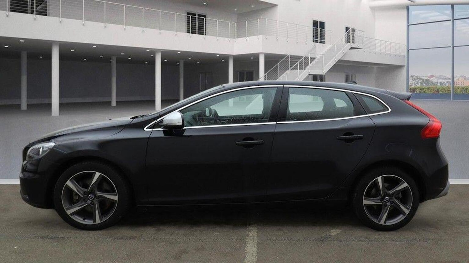 Used Volvo V40 2015 for sale - 76904695: Photo 7