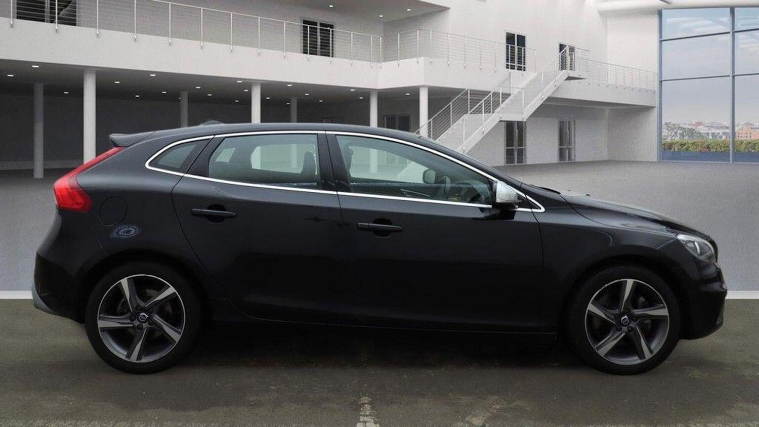 Used Volvo V40 2015 for sale - 76904695: Photo 8