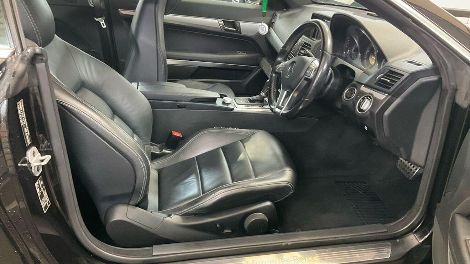 Used Mercedes-Benz E Class 2011 for sale - 77350133: Photo 13