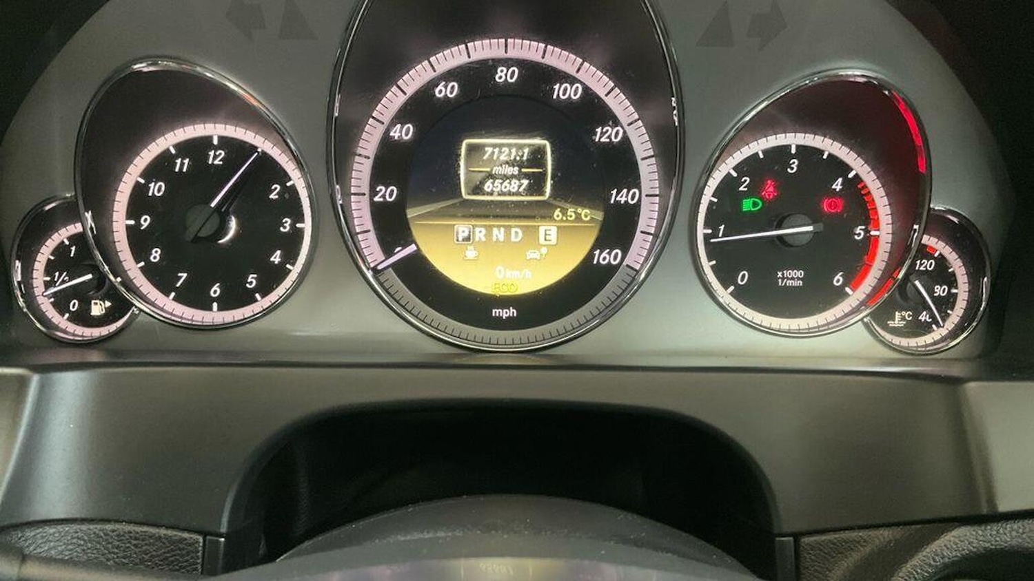 Used Mercedes-Benz E Class 2011 for sale - 77350133: Photo 15