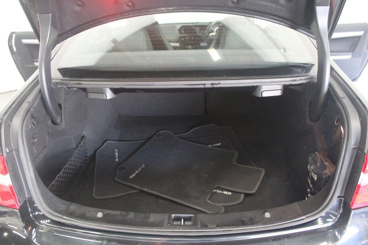 Used Mercedes-Benz E Class 2011 for sale - 77350133: Photo 24