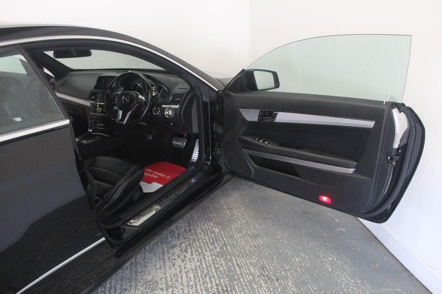 Used Mercedes-Benz E Class 2011 for sale - 77350133: Photo 25