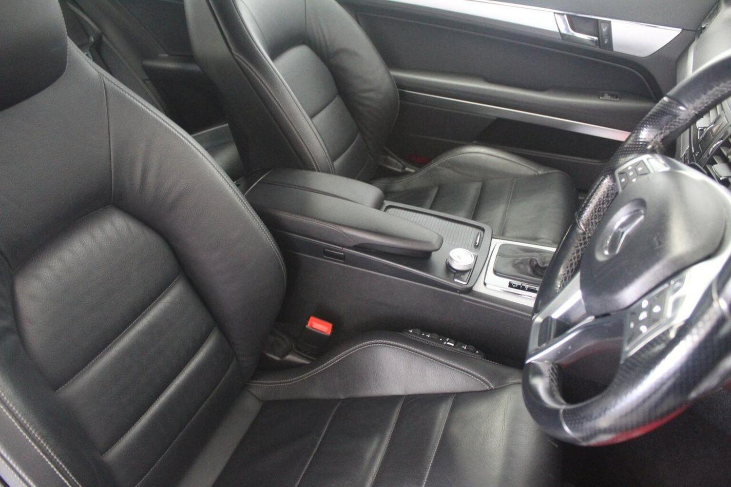 Used Mercedes-Benz E Class 2011 for sale - 77350133: Photo 43