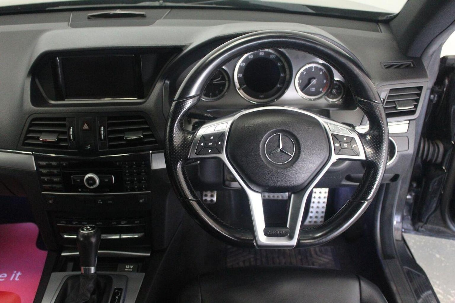 Used Mercedes-Benz E Class 2011 for sale - 77350133: Photo 44