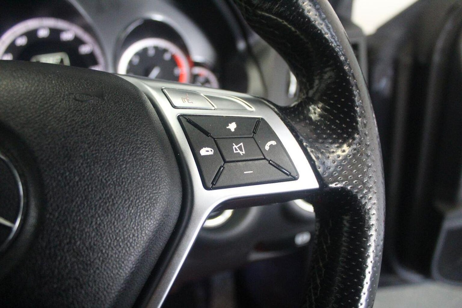 Used Mercedes-Benz E Class 2011 for sale - 77350133: Photo 46