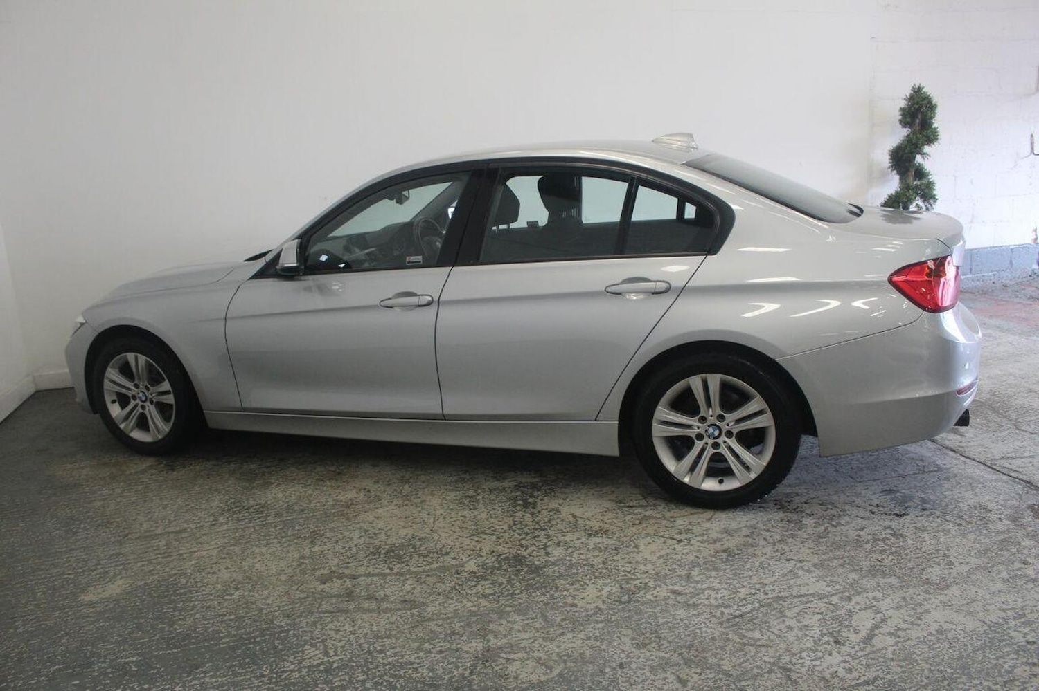 Used BMW 3 Series 2013 for sale - 77937974: Photo 10