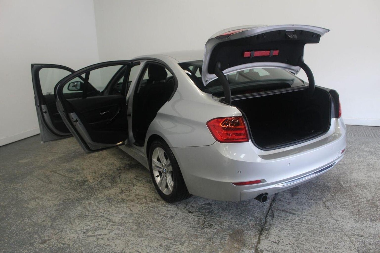 Used BMW 3 Series 2013 for sale - 77937974: Photo 18