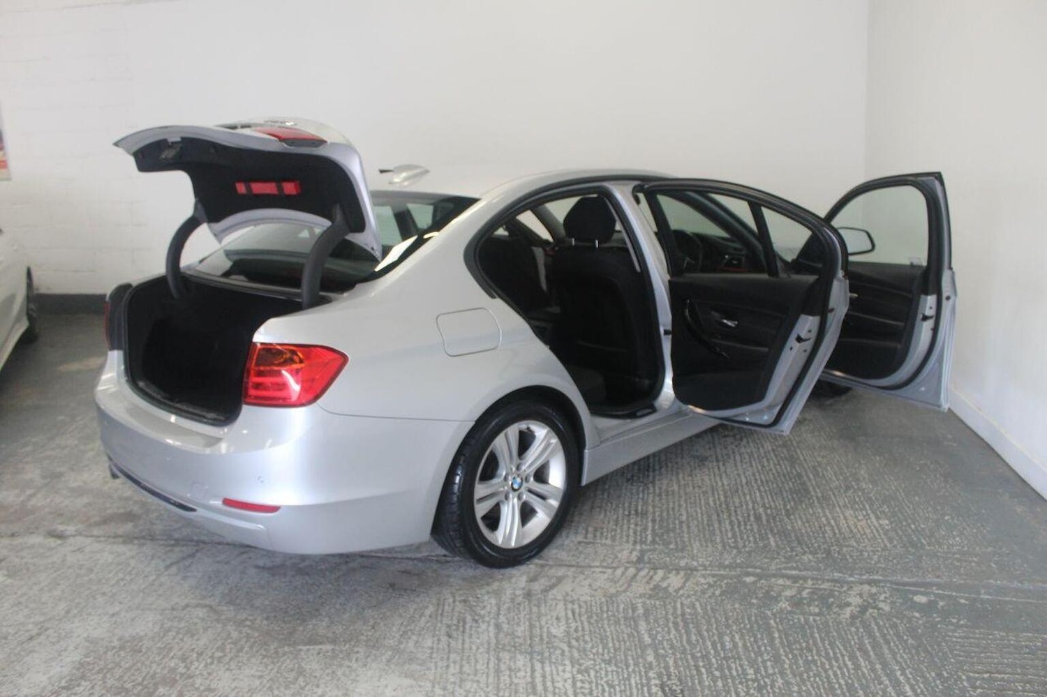 Used BMW 3 Series 2013 for sale - 77937974: Photo 19