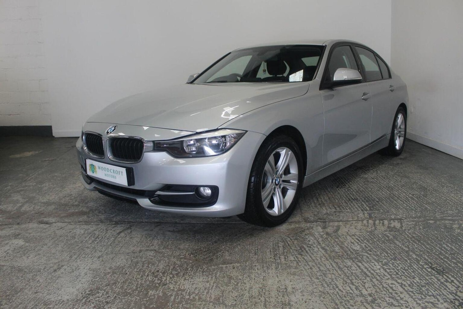 Used BMW 3 Series 2013 for sale - 77937974: Photo 2