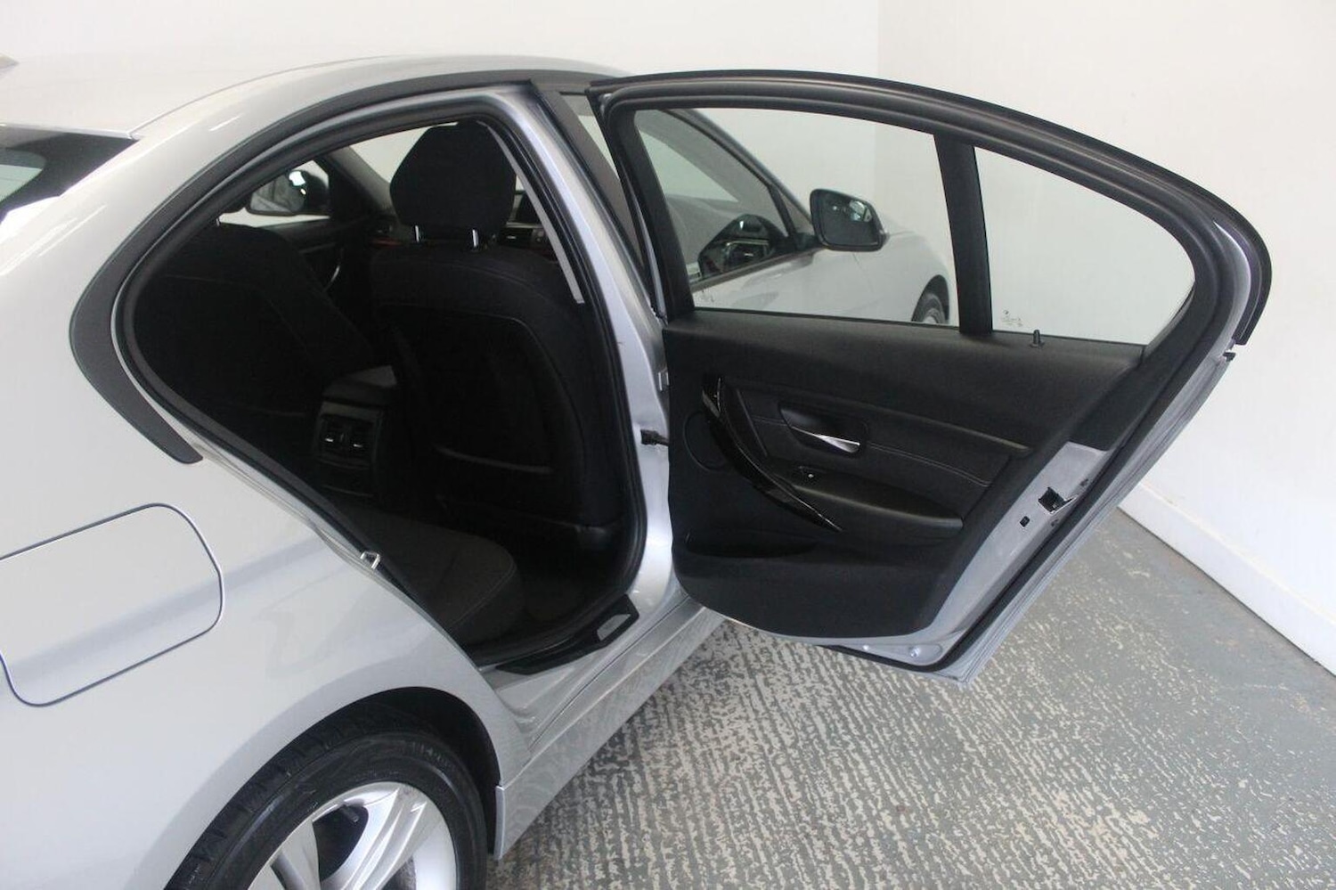 Used BMW 3 Series 2013 for sale - 77937974: Photo 23