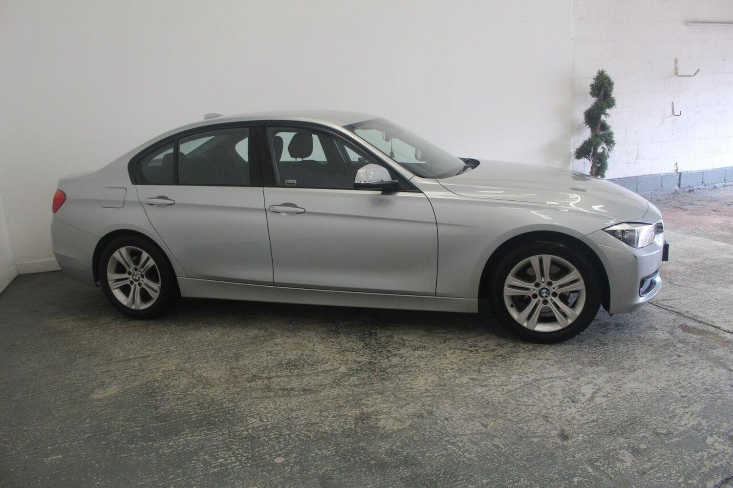 Used BMW 3 Series 2013 for sale - 77937974: Photo 4