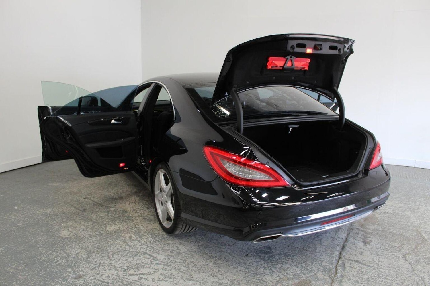 Used Mercedes-Benz CLS 2011 for sale - 76863793: Photo 22