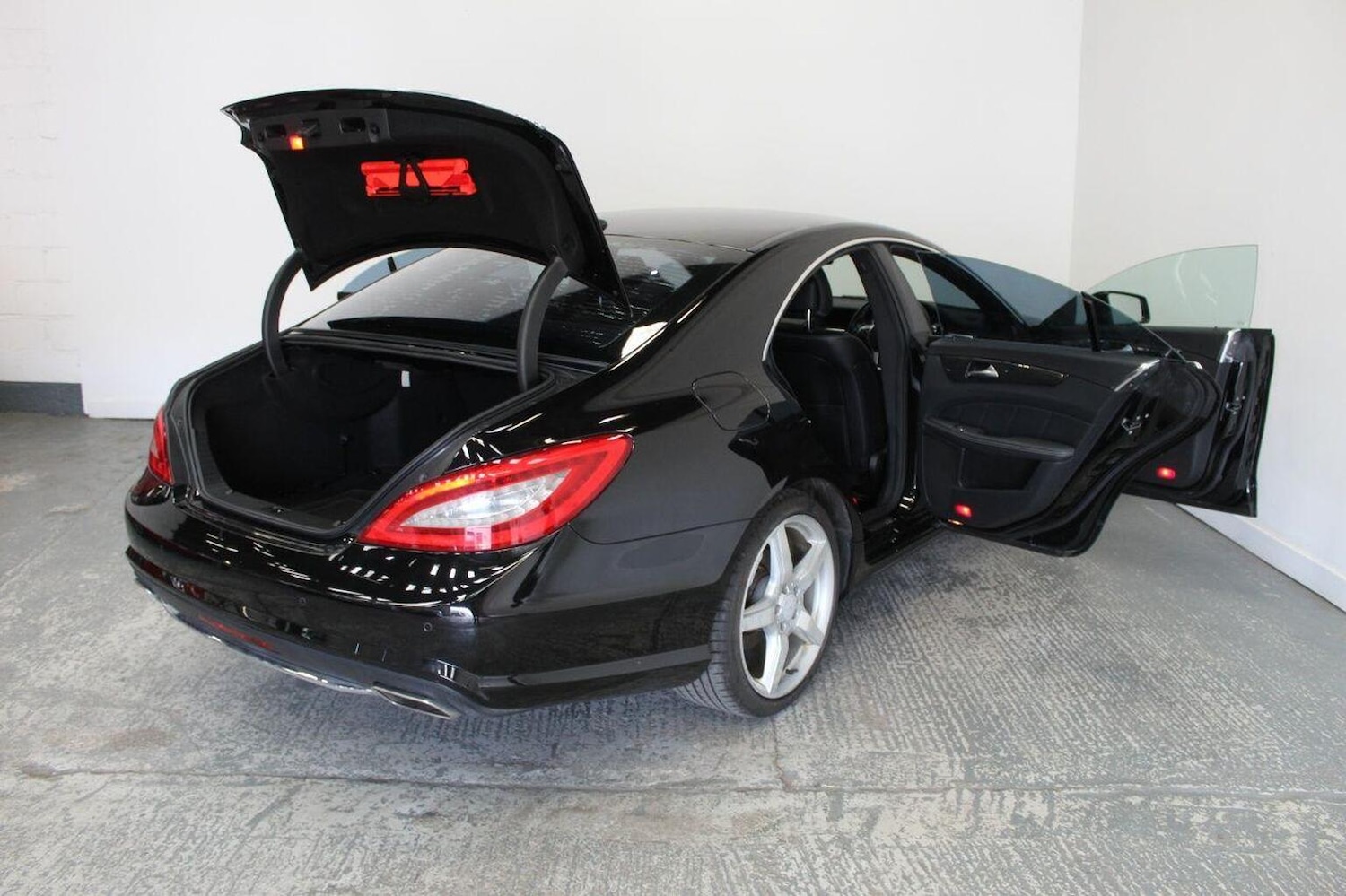 Used Mercedes-Benz CLS 2011 for sale - 76863793: Photo 23