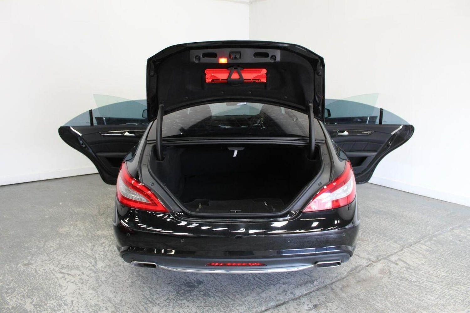 Used Mercedes-Benz CLS 2011 for sale - 76863793: Photo 24