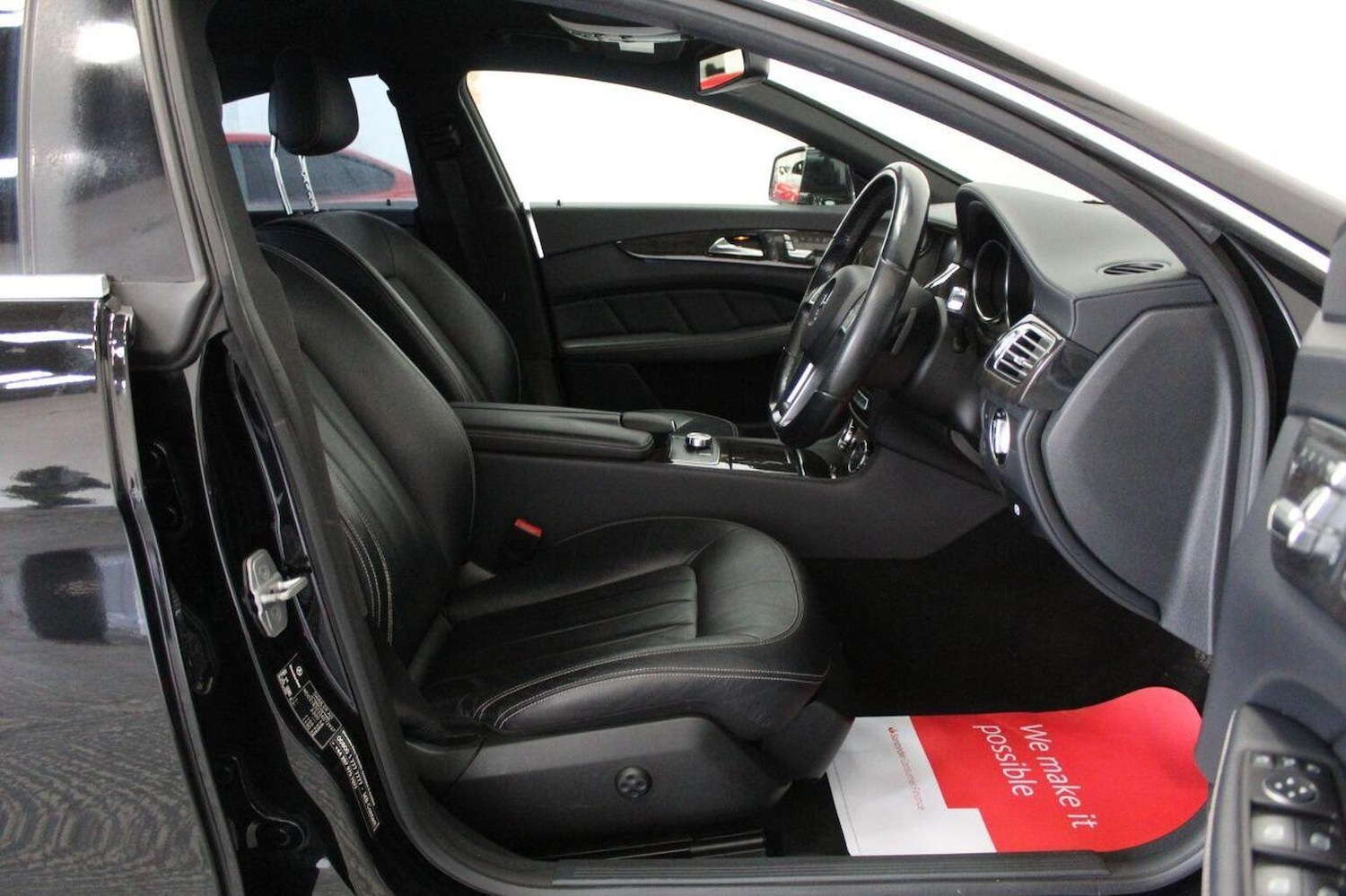 Used Mercedes-Benz CLS 2011 for sale - 76863793: Photo 31