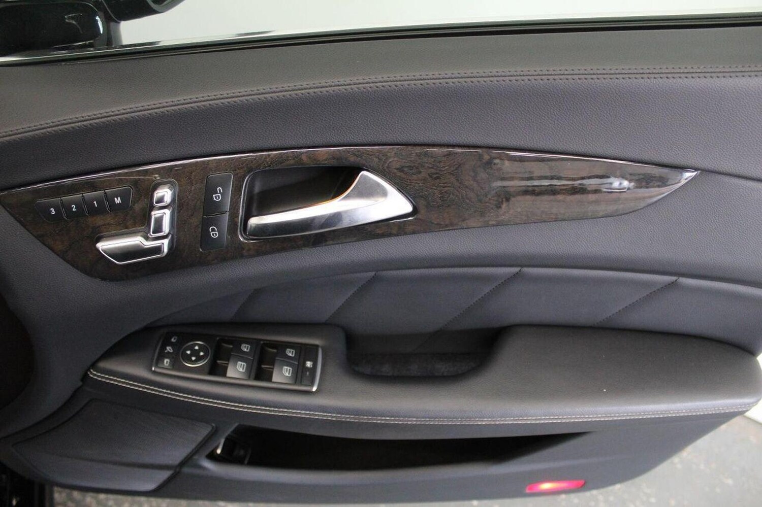 Used Mercedes-Benz CLS 2011 for sale - 76863793: Photo 51