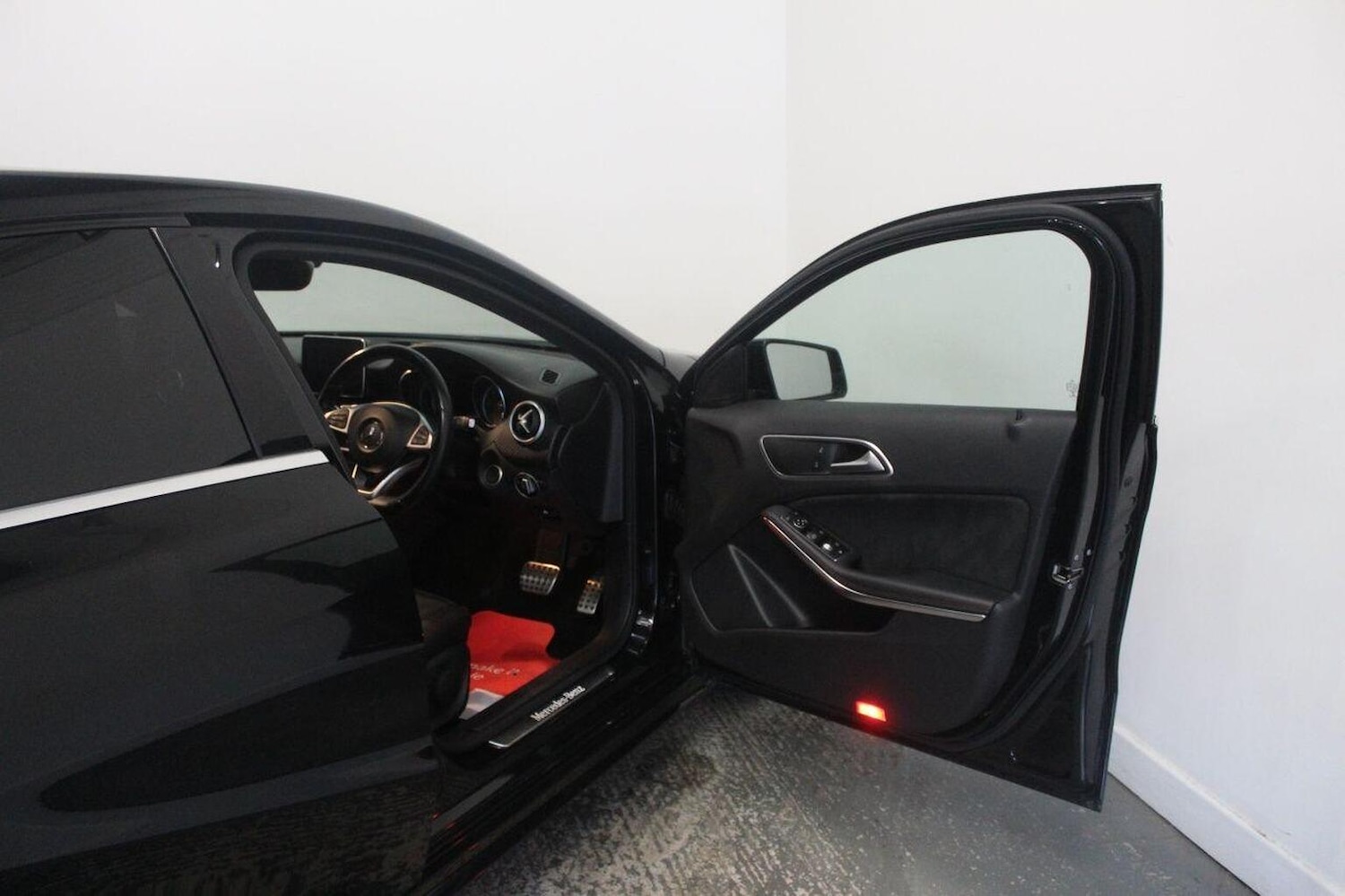 Used Mercedes-Benz A-Class 2016 for sale - 77453106: Photo 24