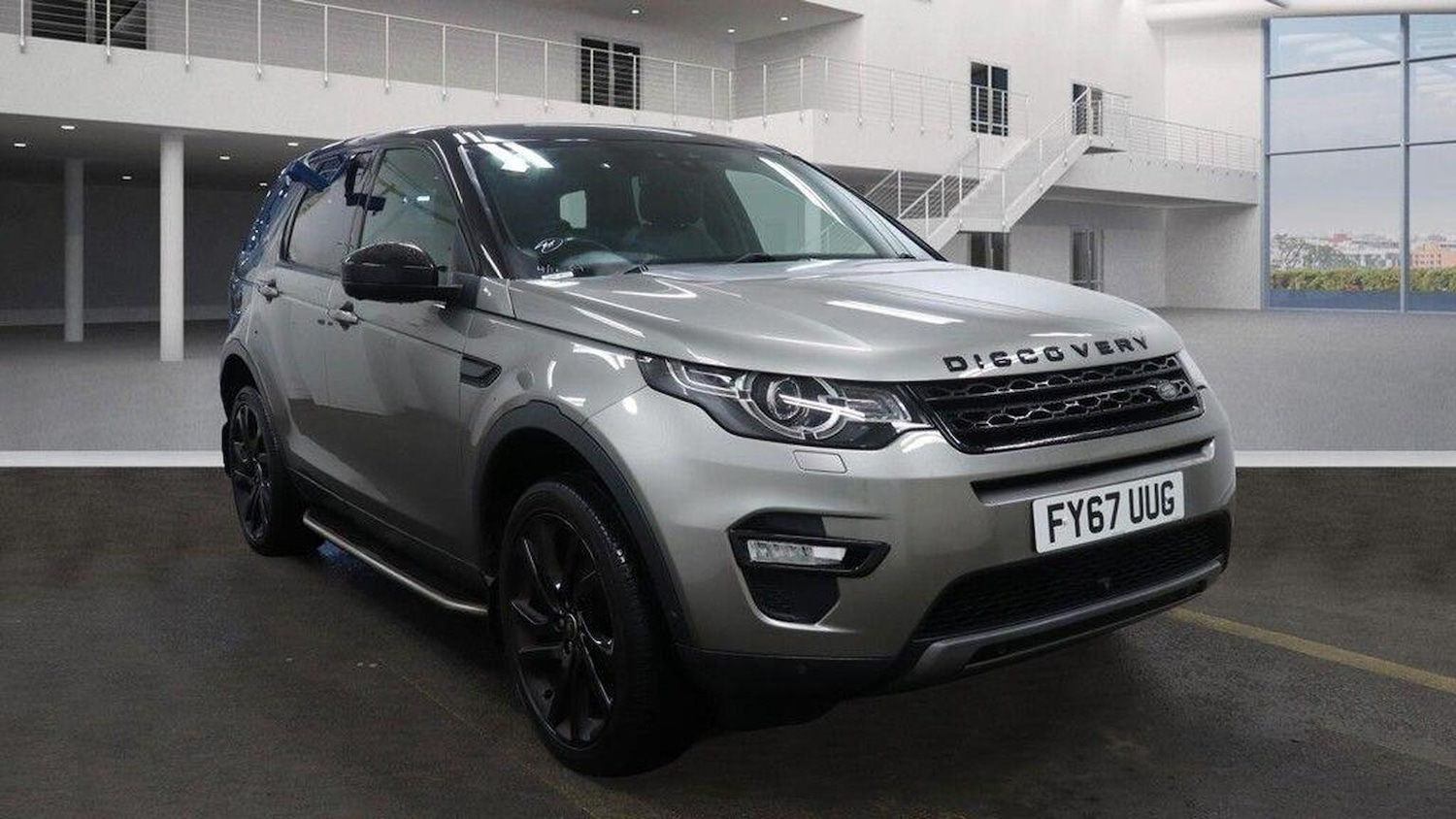 Used Land Rover Discovery Sport 2017 for sale - 76848672: Photo 1
