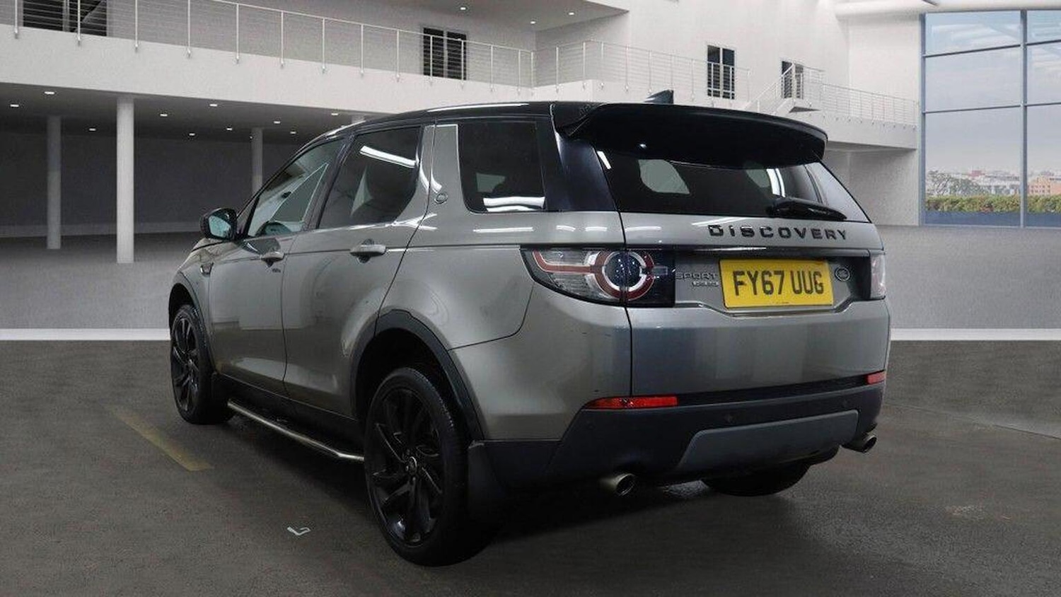 Used Land Rover Discovery Sport 2017 for sale - 76848672: Photo 4