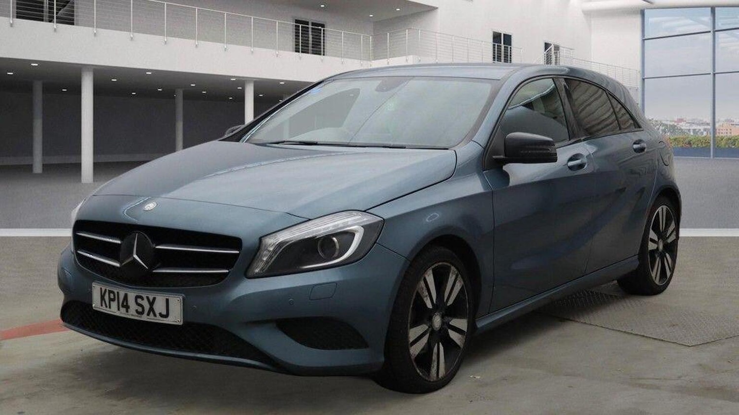 Used Mercedes-Benz A-Class 2014 for sale - 77937983: Photo 2