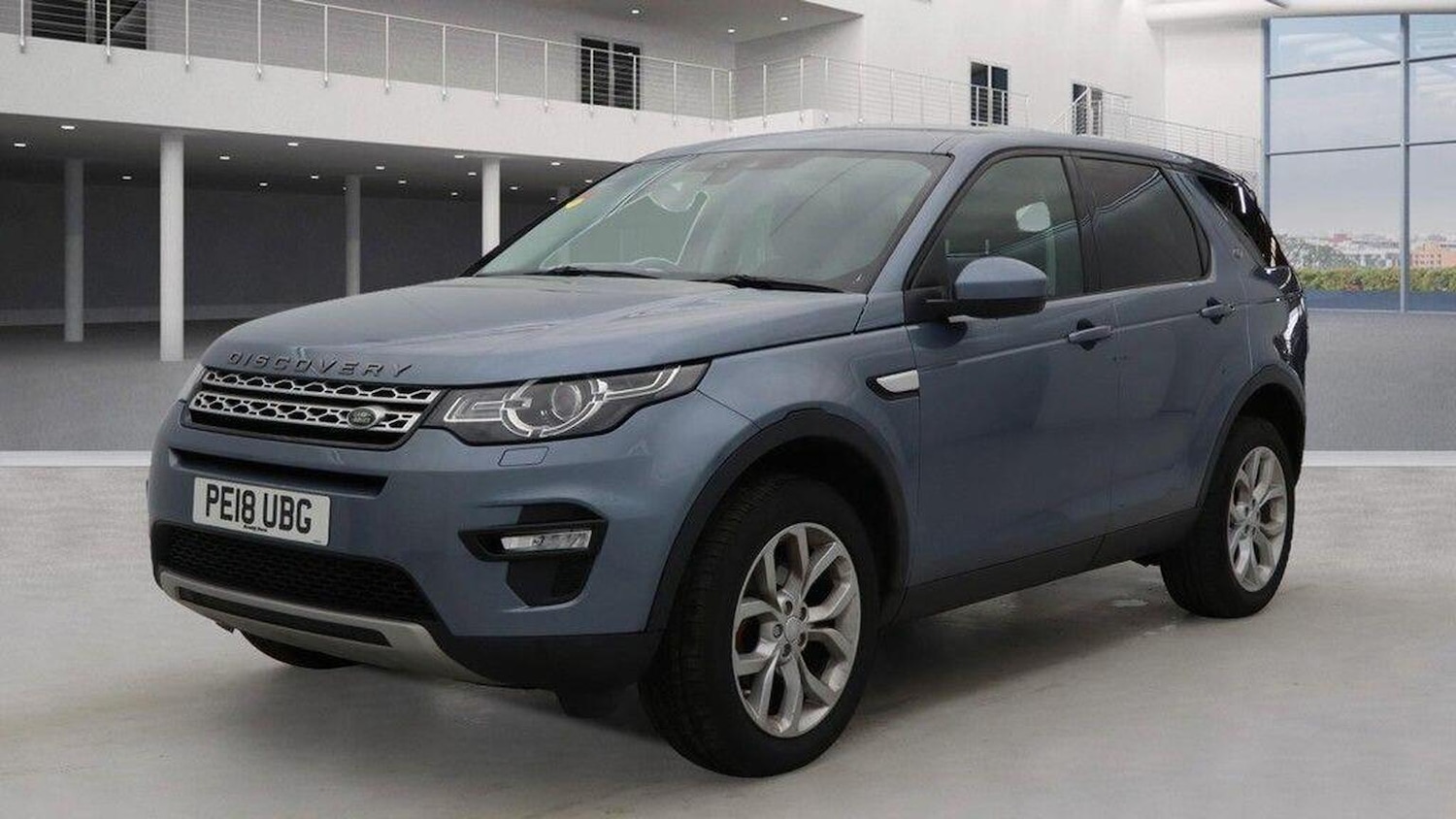 Used Land Rover Discovery Sport 2018 for sale - 76741350: Photo 3