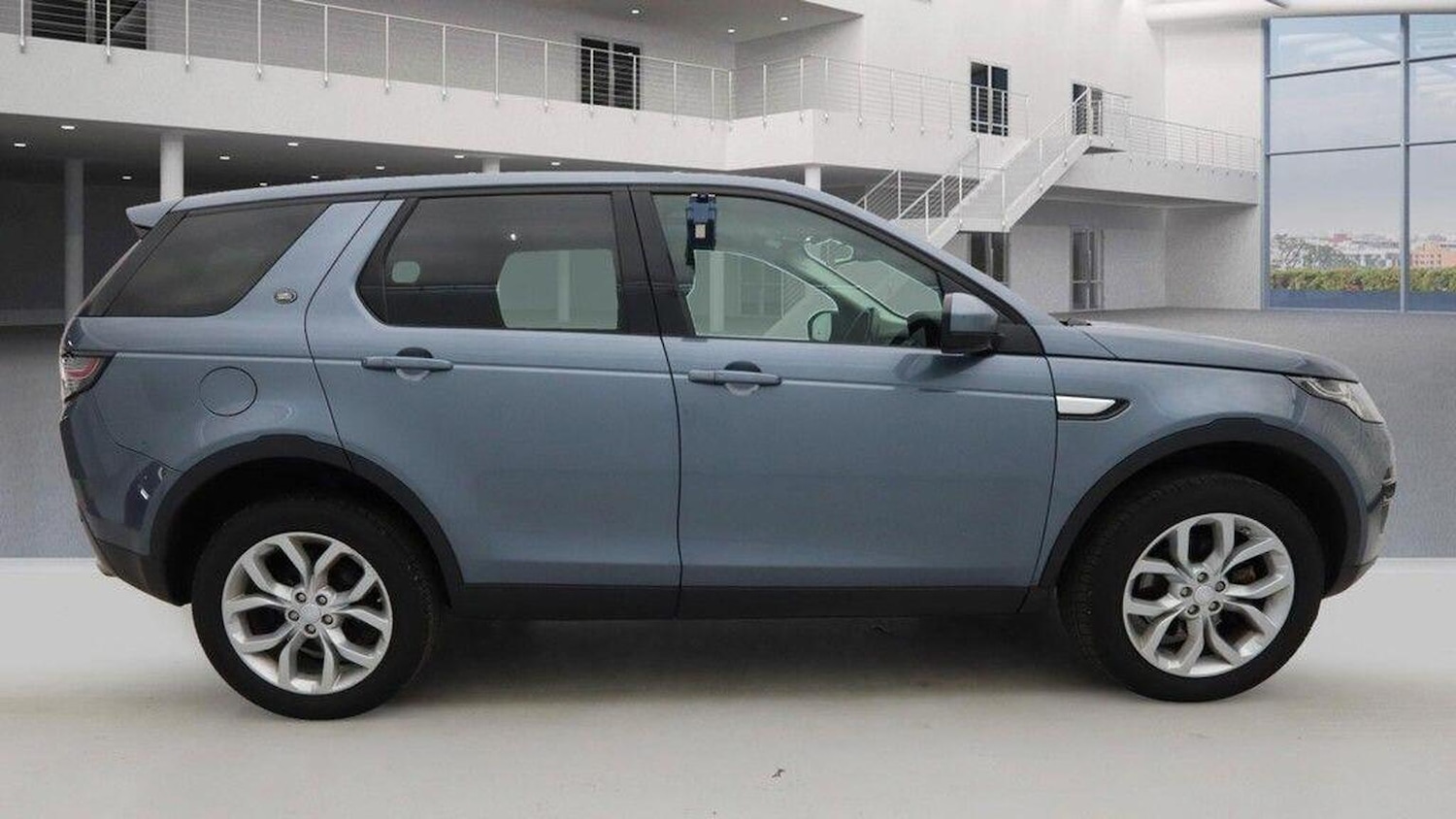 Used Land Rover Discovery Sport 2018 for sale - 76741350: Photo 9