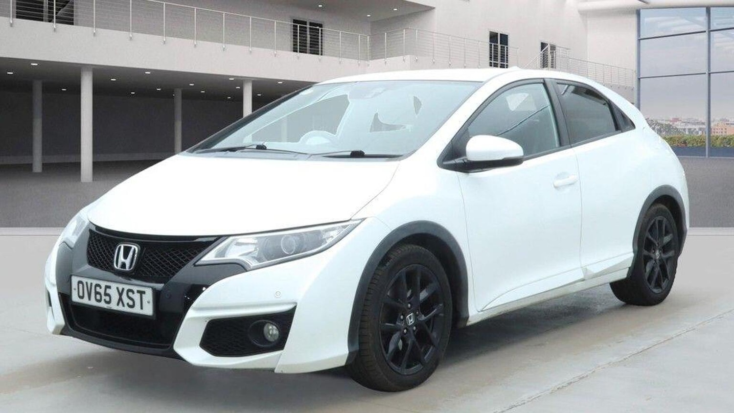 Used Honda Civic 2015 for sale - 76758873: Photo 2