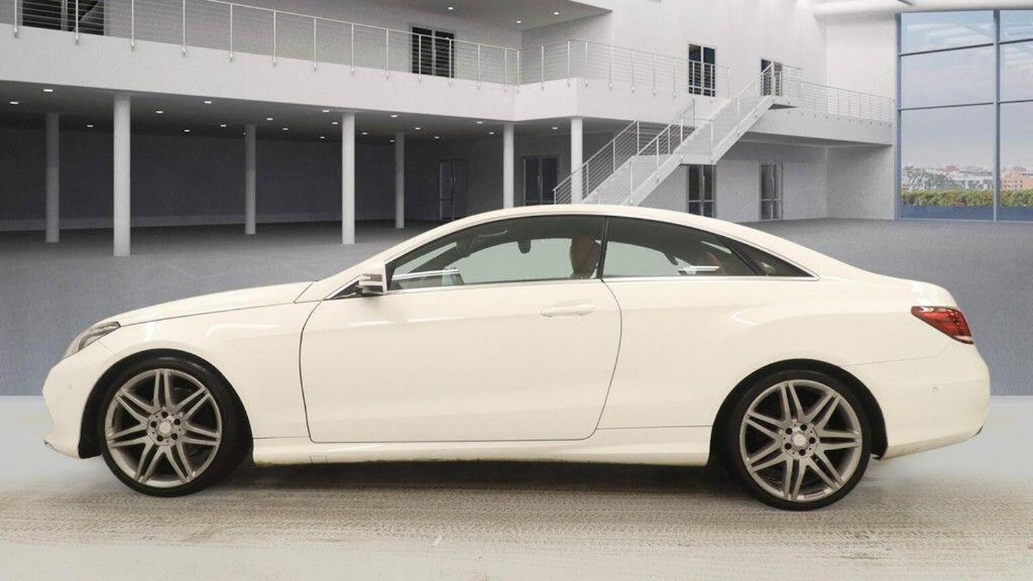 Used Mercedes-Benz E Class 2014 for sale - 77319809: Photo 11