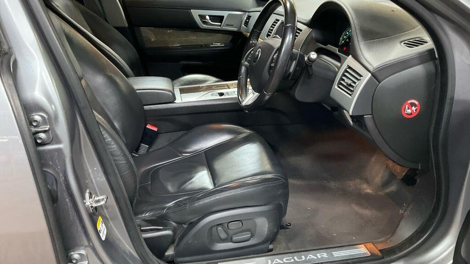 Used Jaguar XF 2014 for sale - 76734785: Photo 13