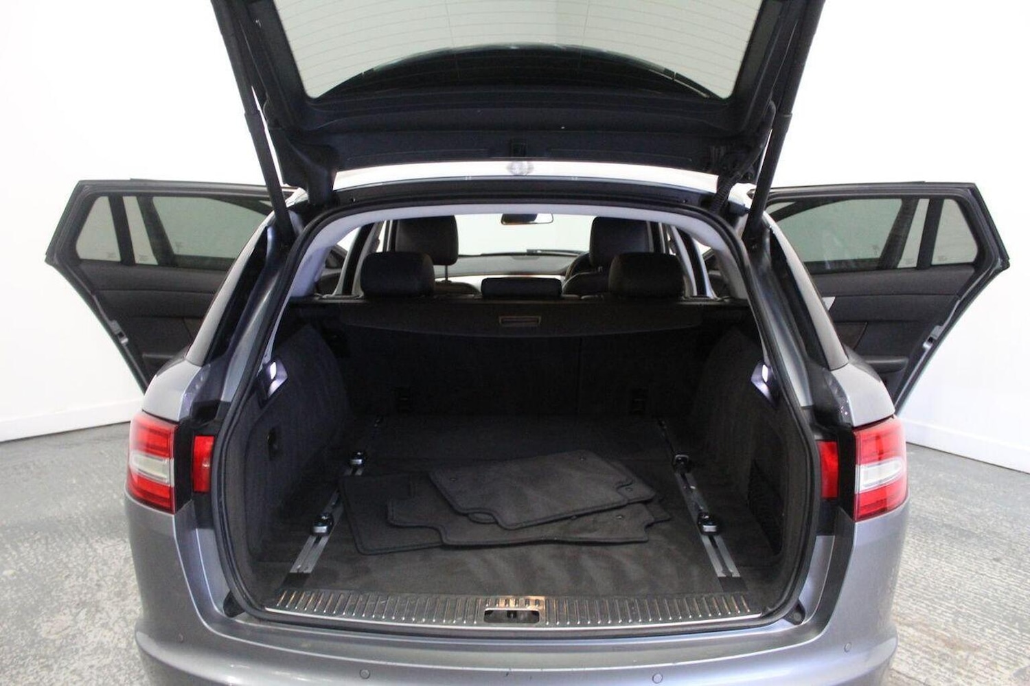 Used Jaguar XF 2014 for sale - 76734785: Photo 22