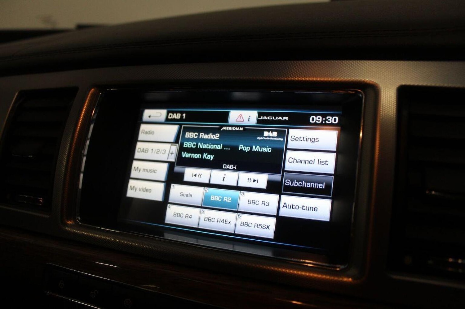 Used Jaguar XF 2014 for sale - 76734785: Photo 34