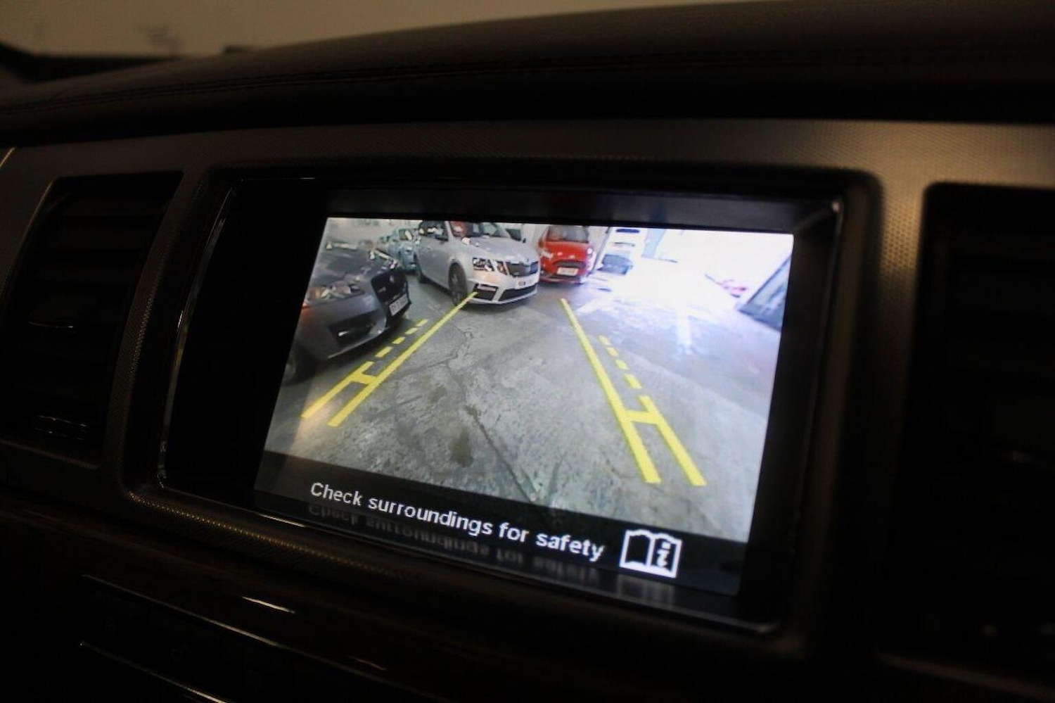 Used Jaguar XF 2014 for sale - 76734785: Photo 38