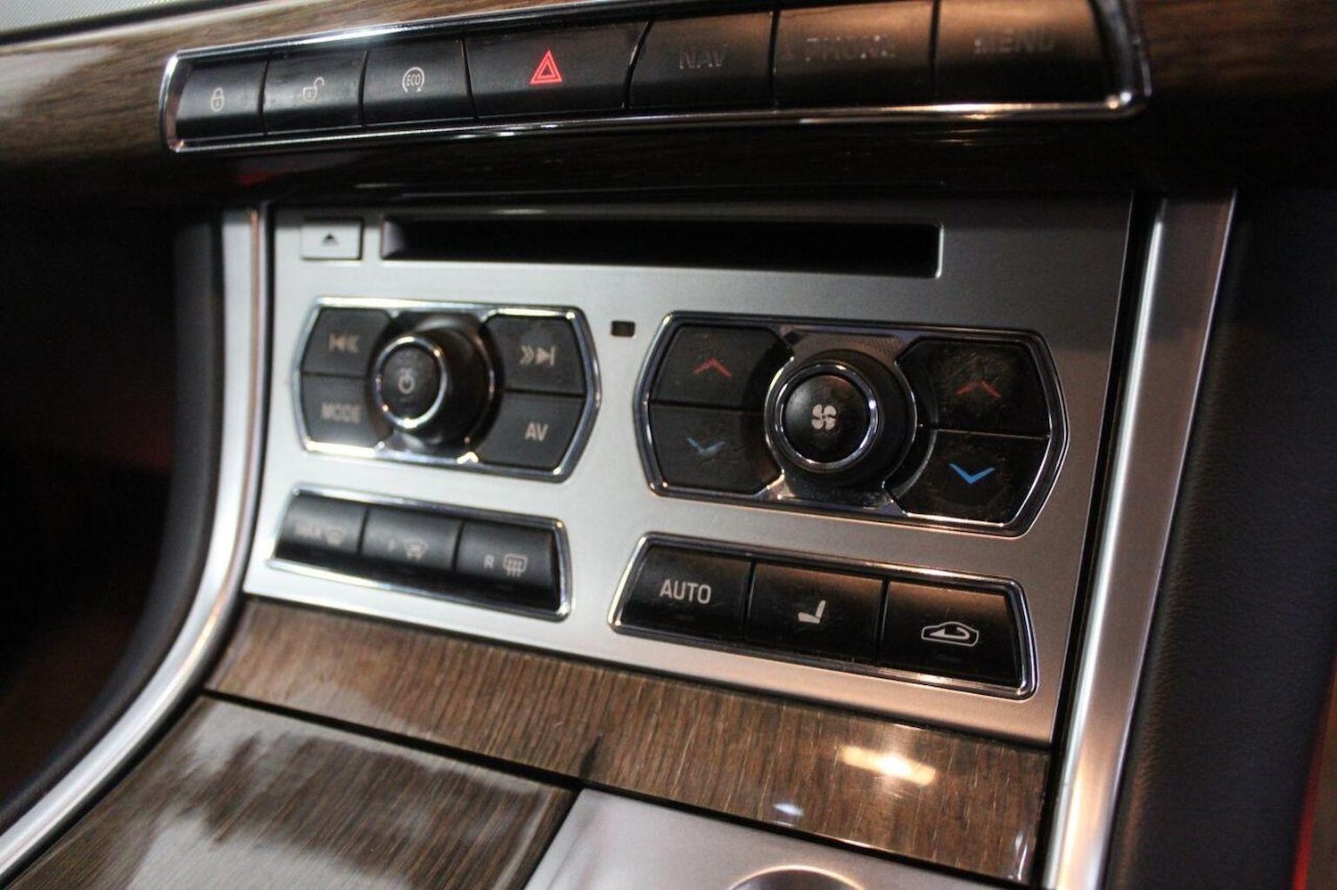 Used Jaguar XF 2014 for sale - 76734785: Photo 43