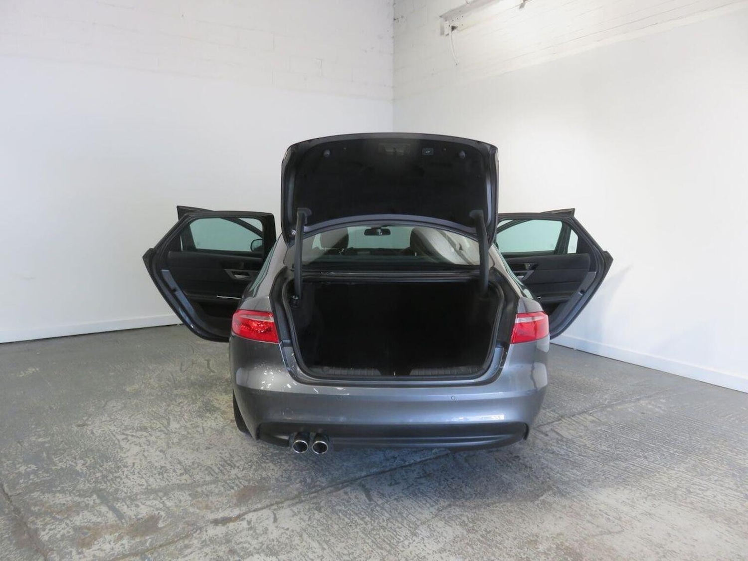 Used Jaguar XF 2015 for sale - 76935279: Photo 21