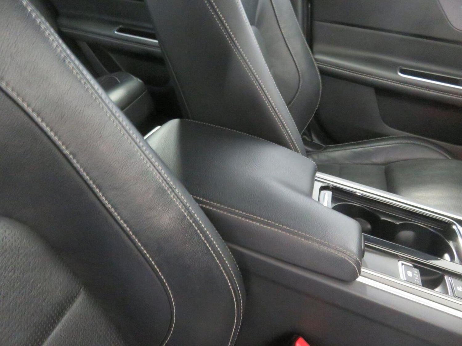 Used Jaguar XF 2015 for sale - 76935279: Photo 42