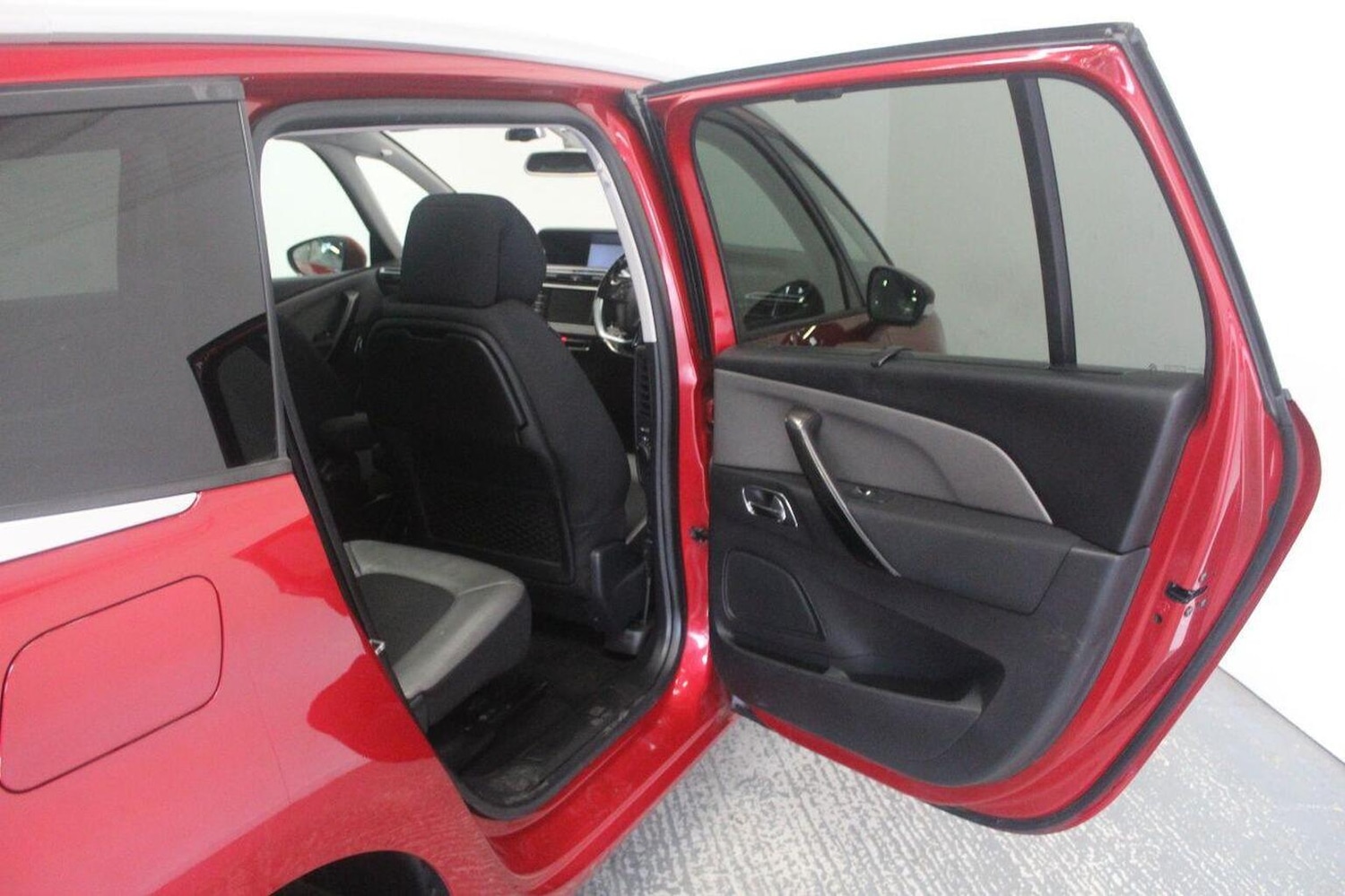 Used Citroen Grand C4 Picasso 2017 for sale - 77937800: Photo 26