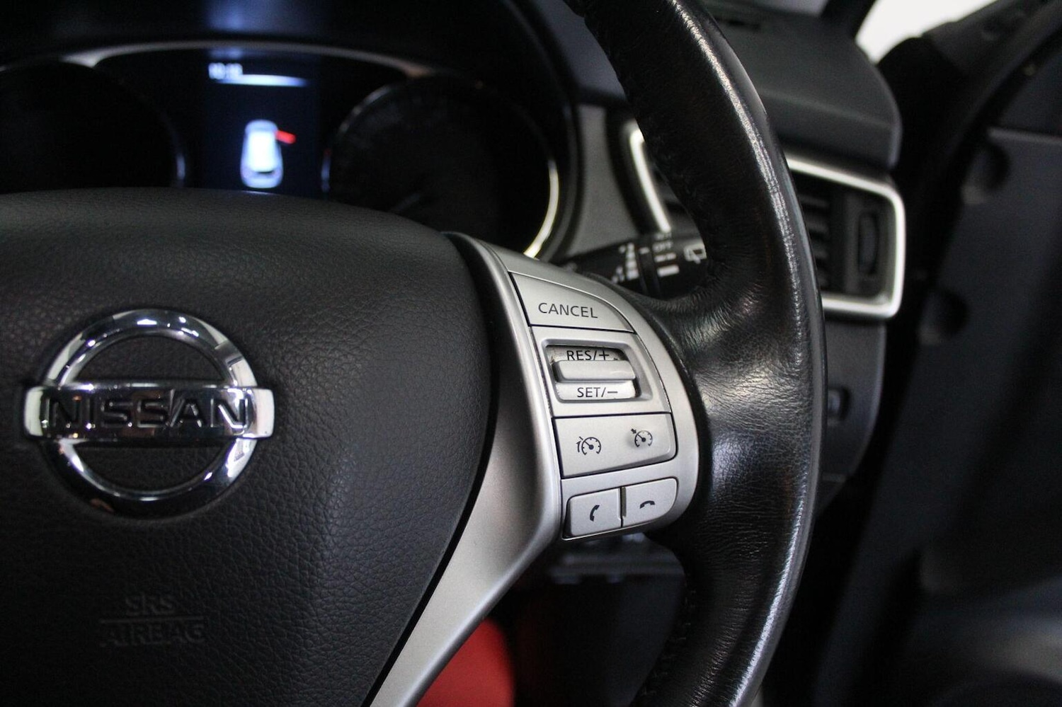 Used Nissan X-Trail 2015 for sale - 76369210: Photo 51