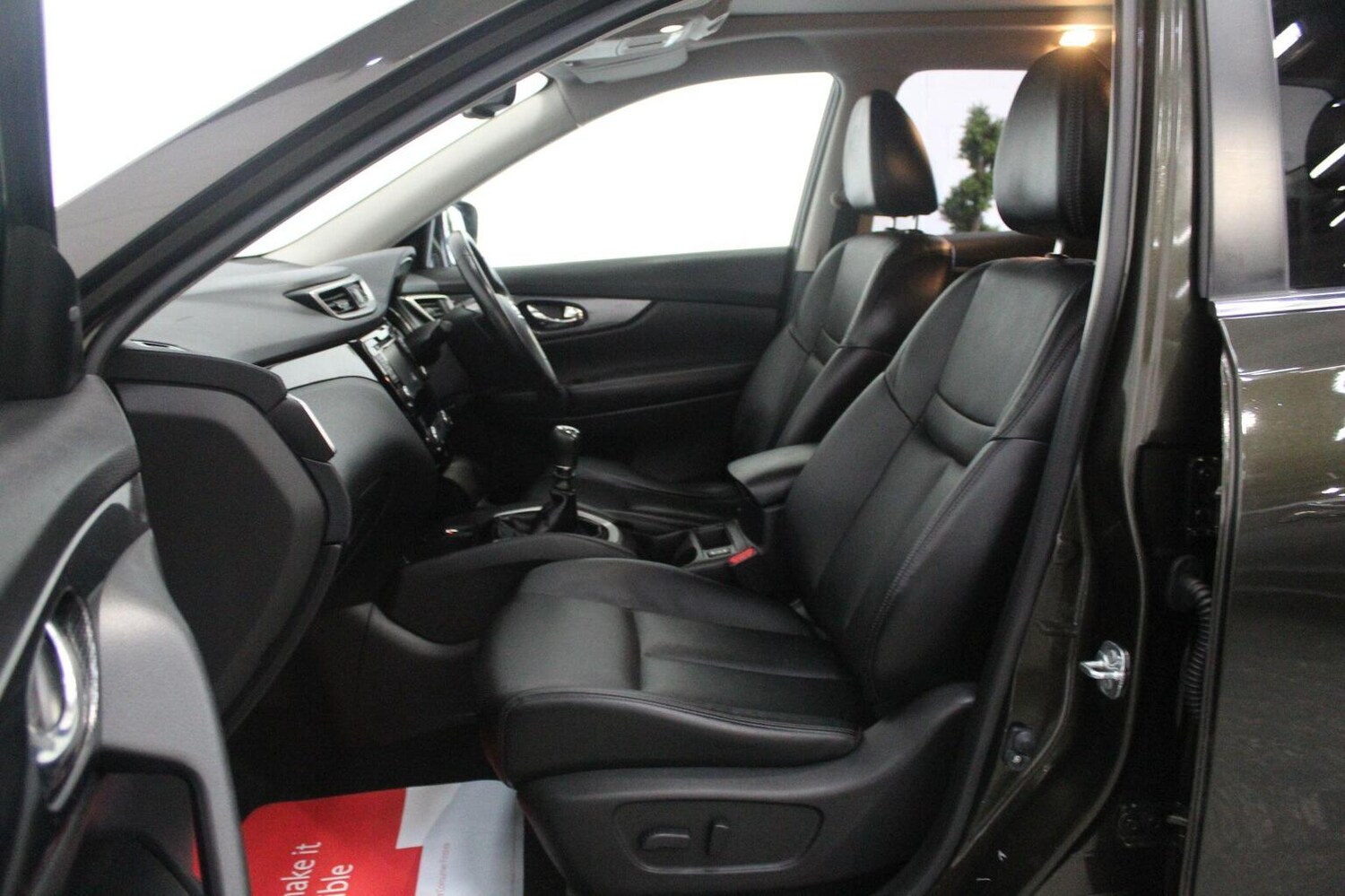 Used Nissan X-Trail 2015 for sale - 76369210: Photo 56