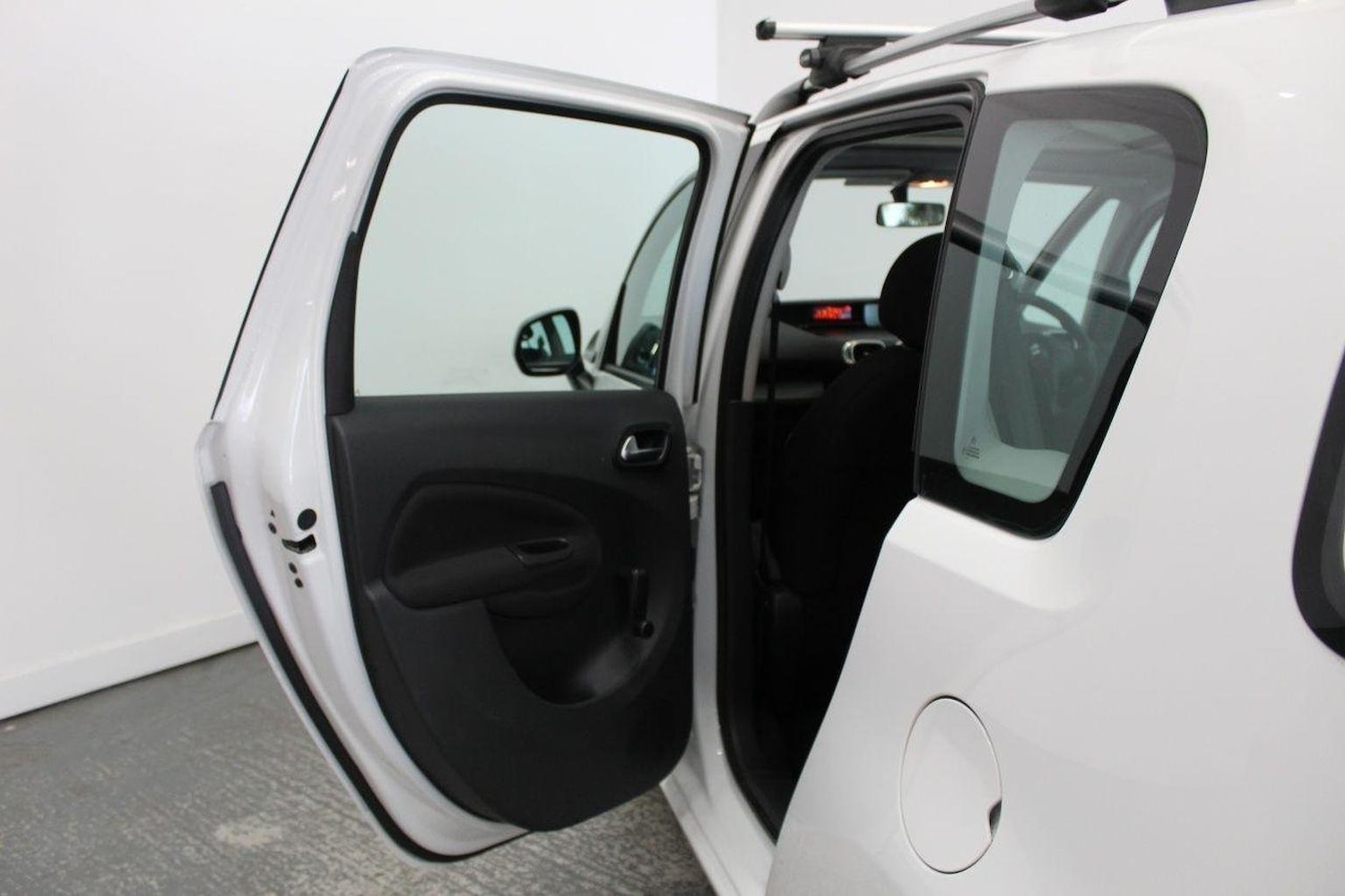 Vehicle 28