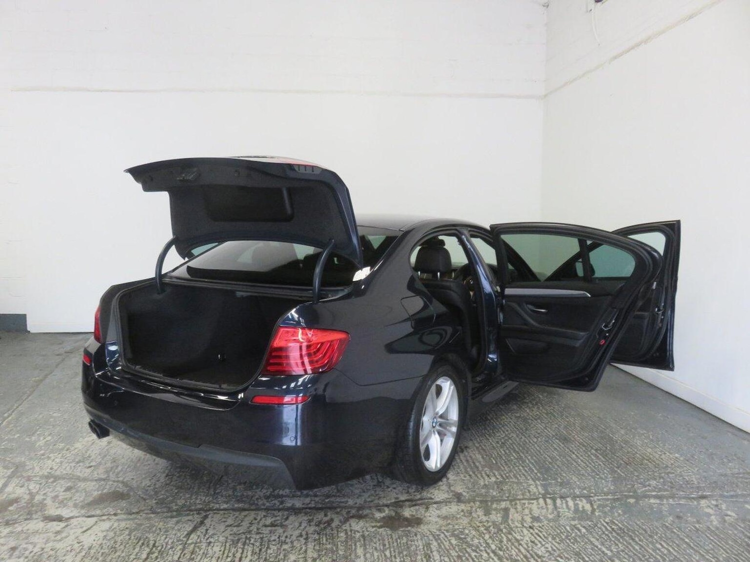 Used BMW 5 Series 2013 for sale - 77938236: Photo 21