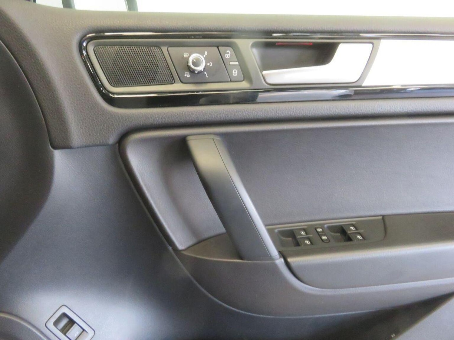 Used Volkswagen Touareg 2013 for sale - 77303782: Photo 51