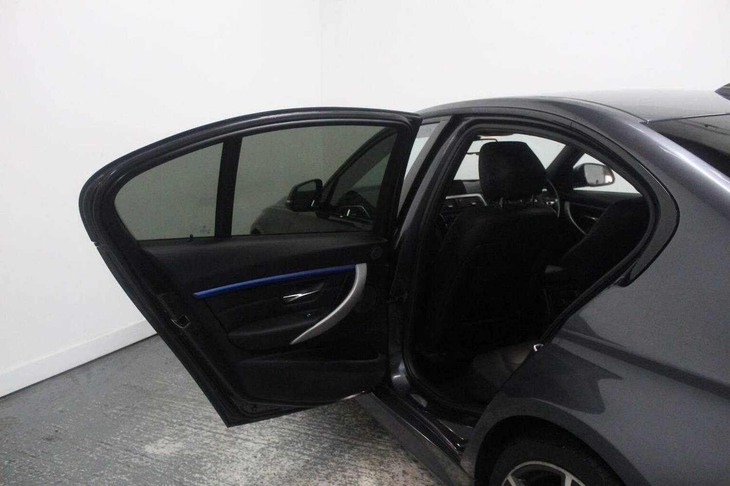 Used BMW 3 Series 2016 for sale - 77166155: Photo 27