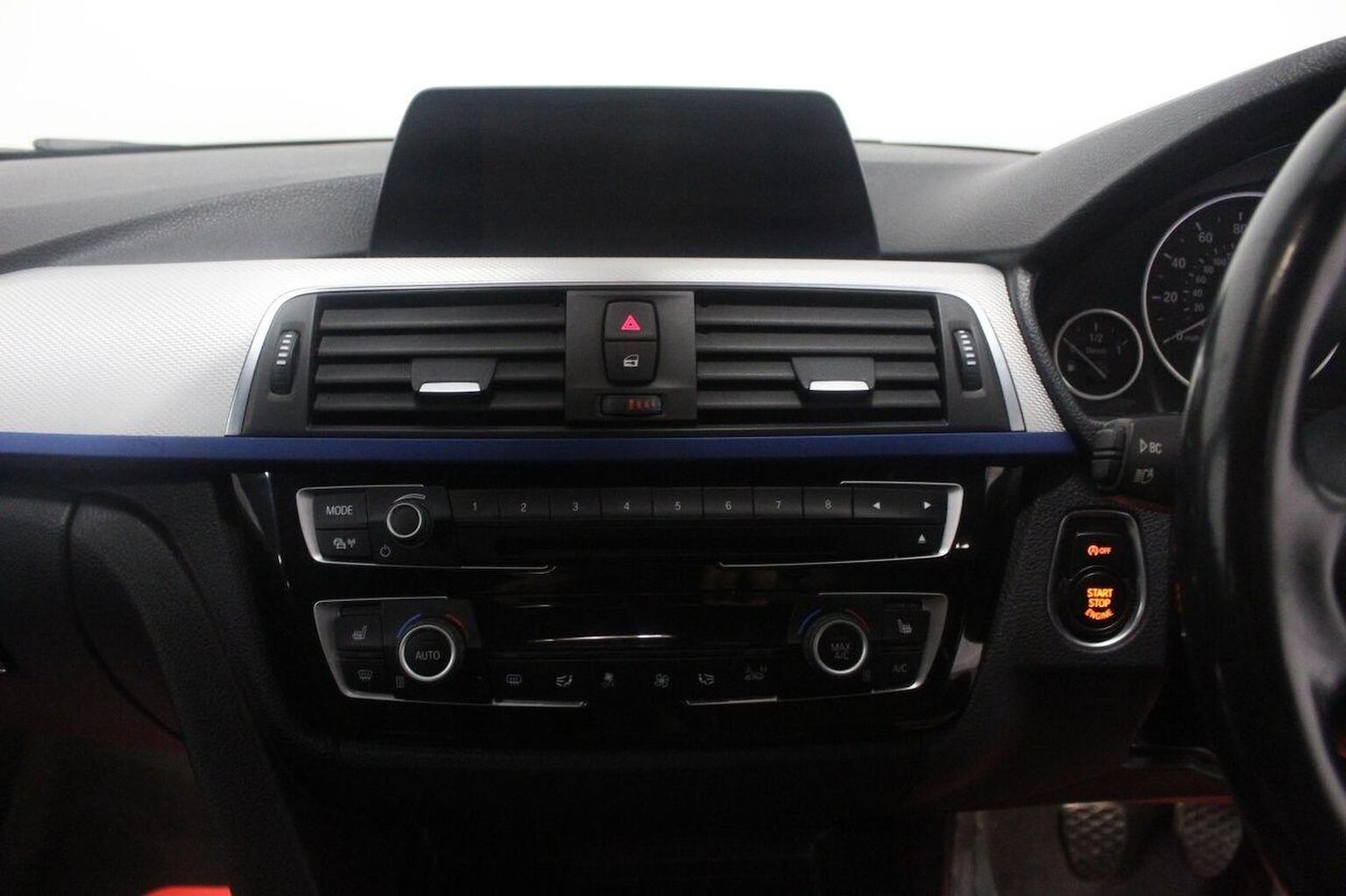 Used BMW 3 Series 2016 for sale - 77166155: Photo 32