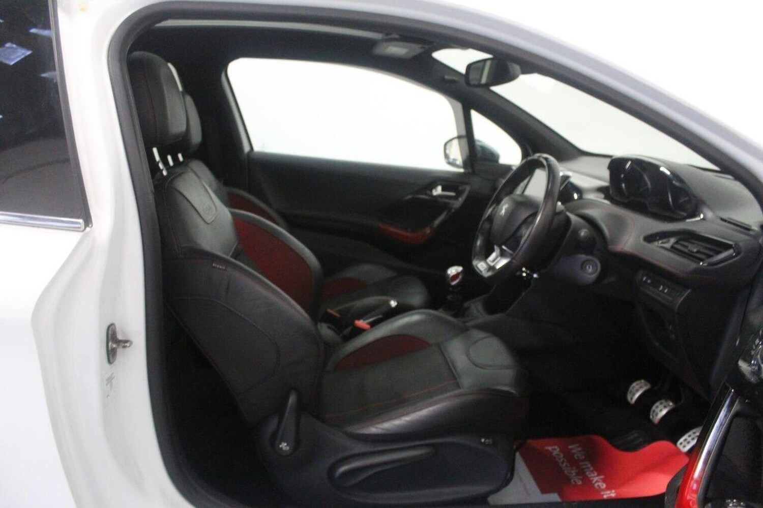 Used Peugeot 208 2014 for sale - 77363590: Photo 30