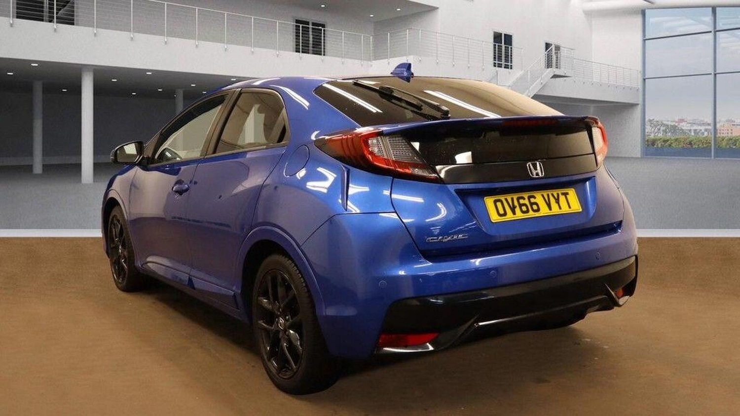 Used Honda Civic 2016 for sale - 76107307: Photo 4