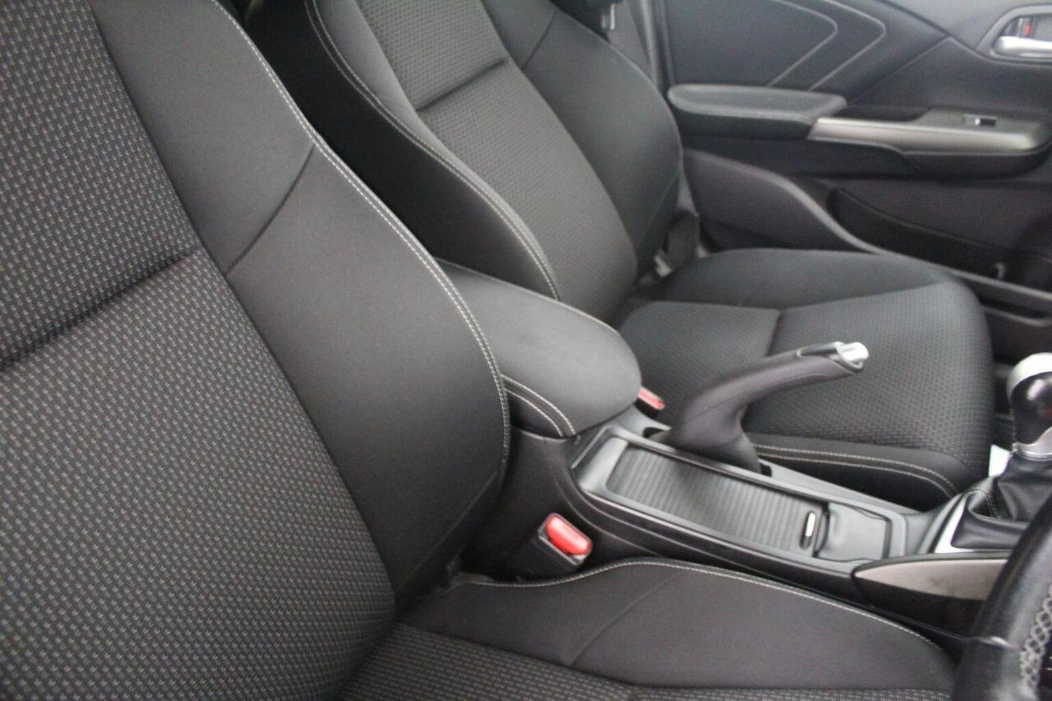 Used Honda Civic 2016 for sale - 76107307: Photo 41