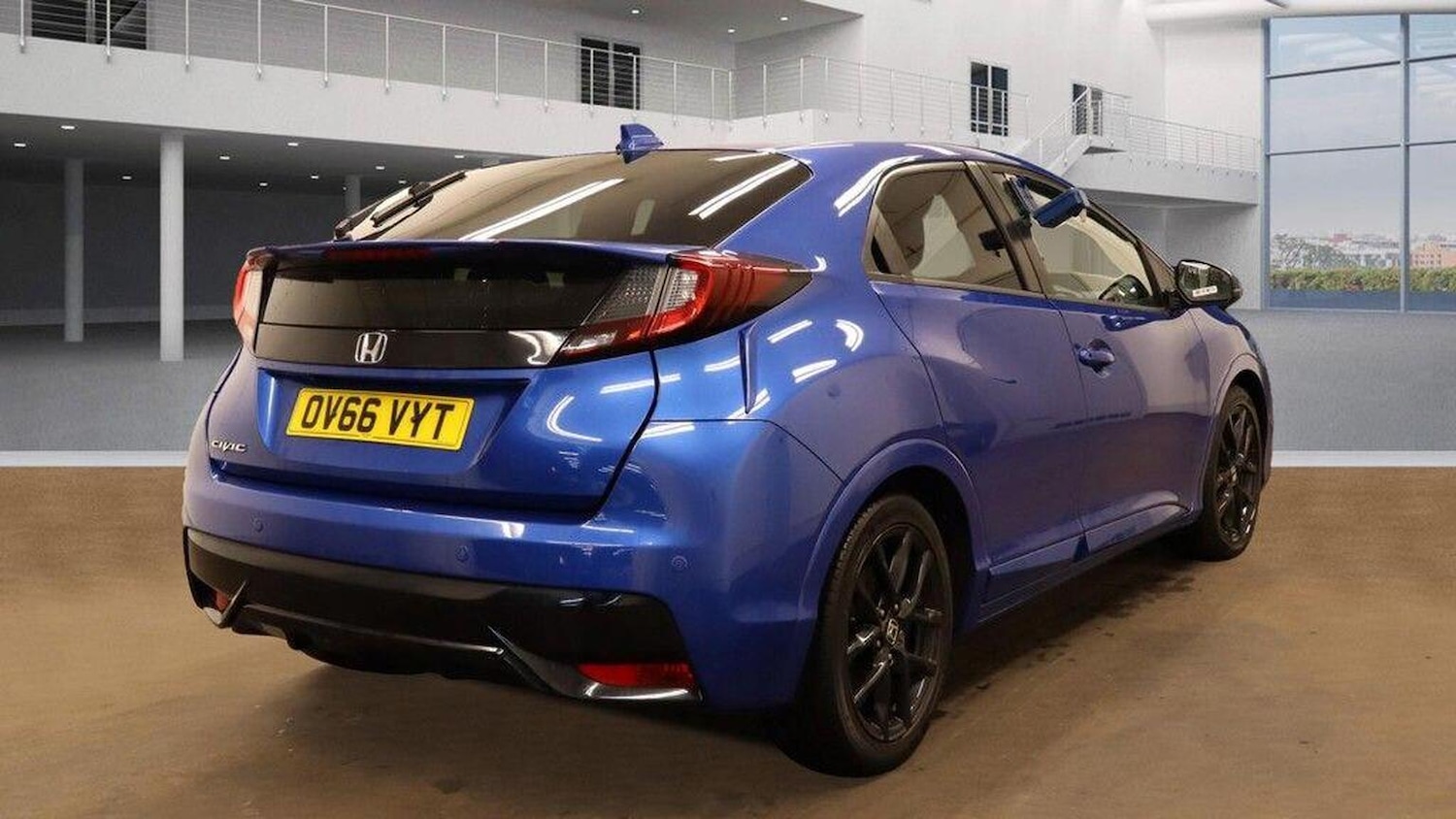 Used Honda Civic 2016 for sale - 76107307: Photo 5