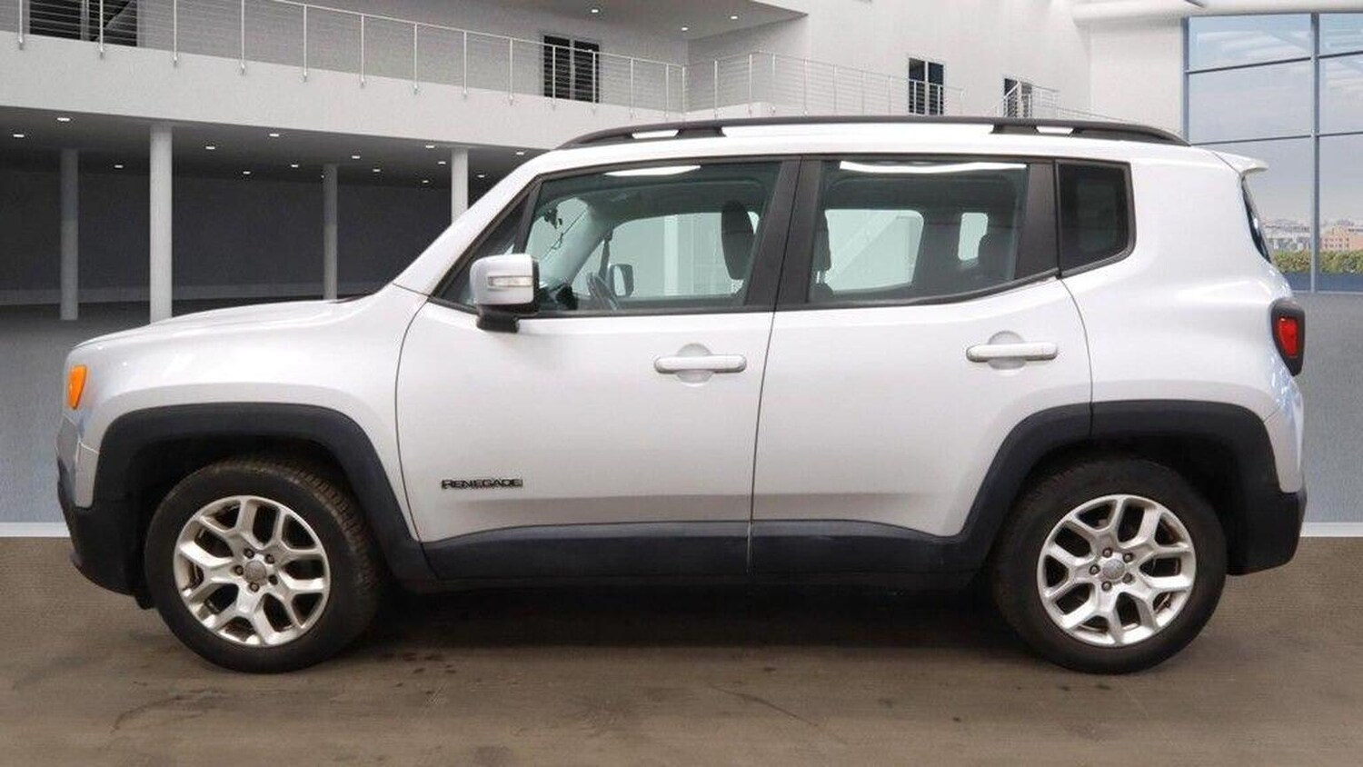 Used Jeep Renegade 2016 for sale - 77766438: Photo 8